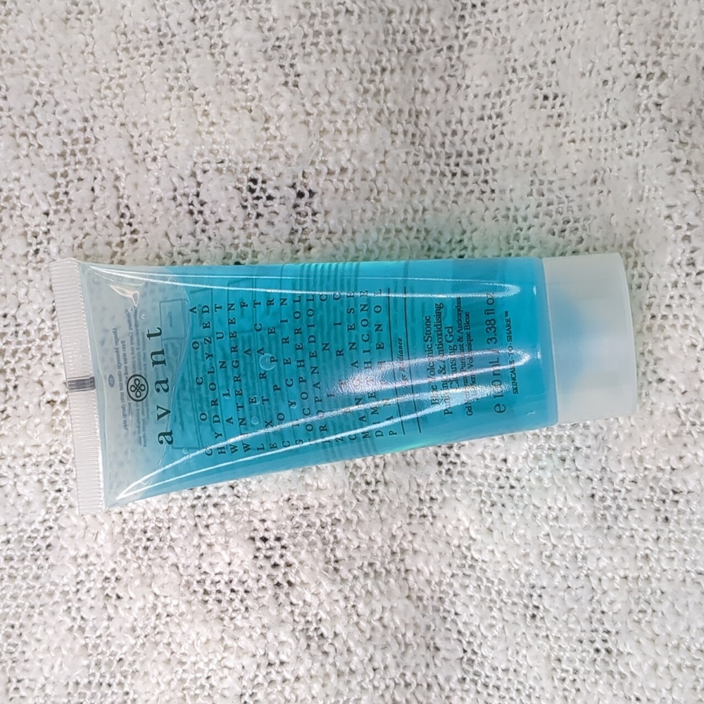 Avant Blue Volcanic Stone Cleansing Gel, 100ml/3.38fl oz